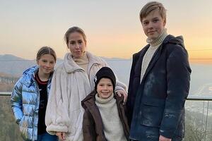 Барановская показала редкое фото со всеми детьми от Аршавина перед судом за алименты