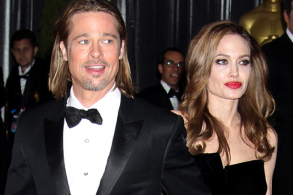 Брэд Питт выкинул вещи Анджелины Джоли из дома 
