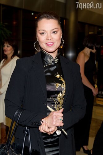 Сексуалды аналар бейнеленген жаңа орыс порно видеолары