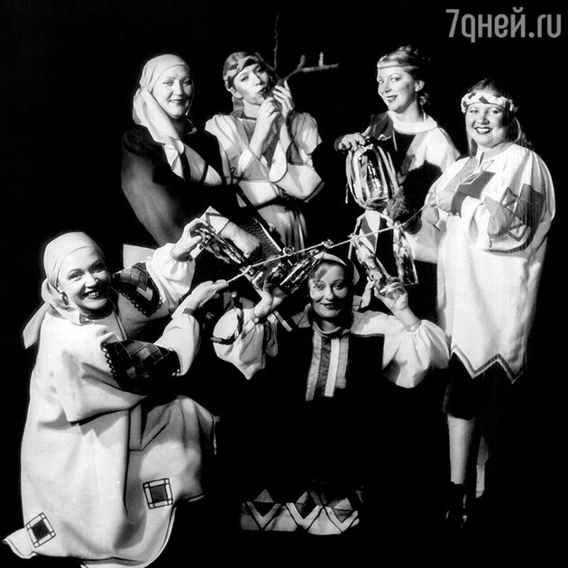 Первый состав коллектива «Русская песня». Фото Первый состав коллектива «Русская песня». Фото