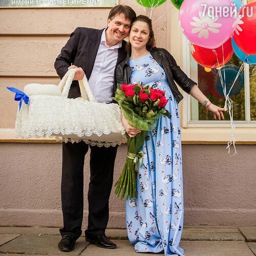 Денис Матросов и Ольга Головина с сыном Федором