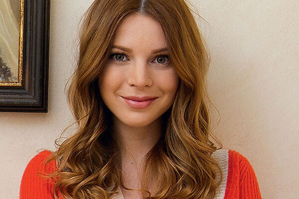 Наталья Подольская строит для сына детскую площадку