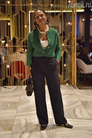 Елена Ханга Елена Ханга