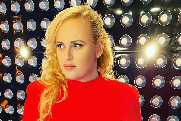 Не хуже, чем Меган: бывшая толстушка Ребел Уилсон потрясла своих фанатов 