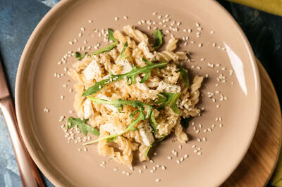 Как накормить школьника ужином без споров: паста с соусом из цветной капусты