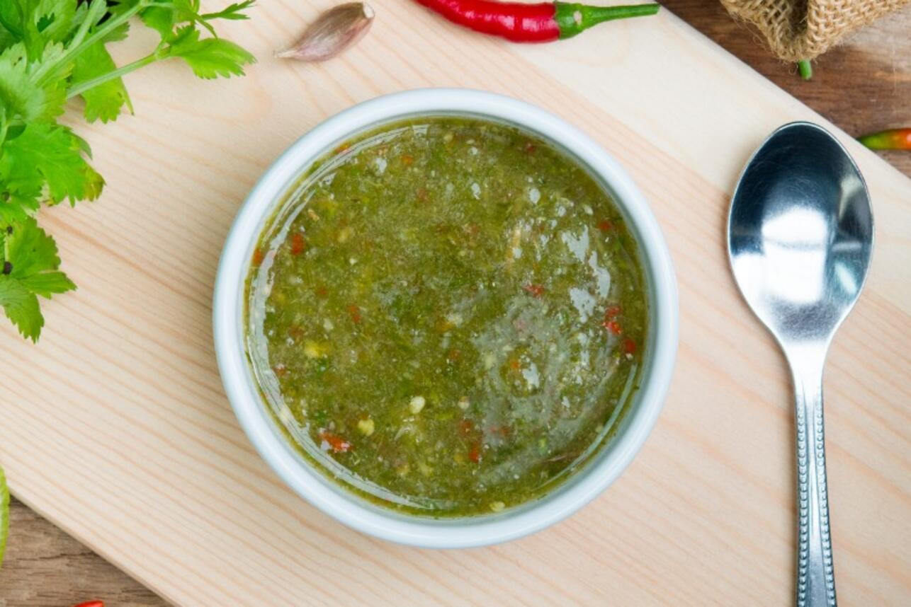 Зеленый ткемали: рецепт изысканного соуса от ведущей Виктории Дмитриевой