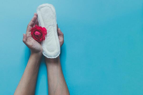 Гинеколог рассказала о продуктах, которые могут усилить боль во время месячных