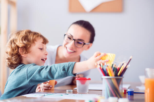 Отгадай загадку и соедини с подходящей картинкой 