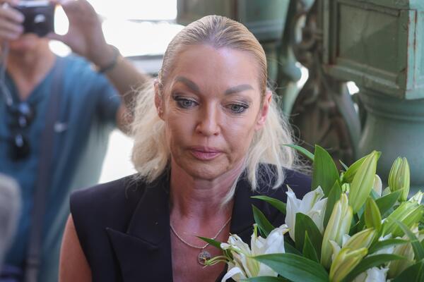 Пугачева поддержала Волочкову после операции: что сказала и почему это важно