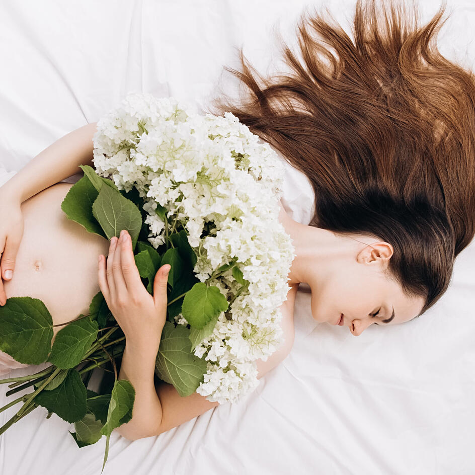 Все выплаты по беременности и родам в 2026 году: какие пособия положены женщинам и как их получить