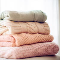 Выбираем идеальный свитер на зиму: теплые материалы и трендовый крой 