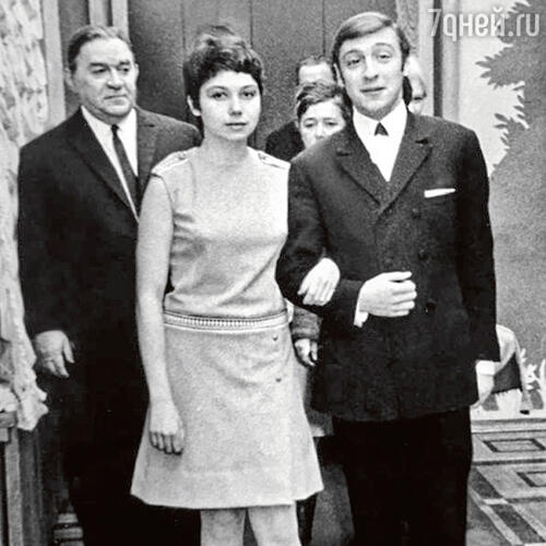 С женой Златой и свидетелем Леонидом Утесовым на собственной свадьбе. 1970 г.