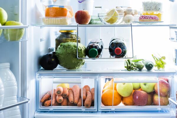 Несовместимые соседи: какие продукты нельзя хранить рядом 