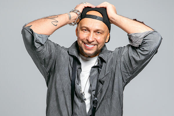 Игорь Гуляев: «Захожу в номер Голди Хоун, а на кровати лежит Курт Рассел»