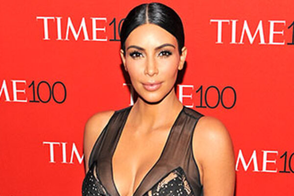 Образ дня: Ким Кардашьян в Sophie Theallet