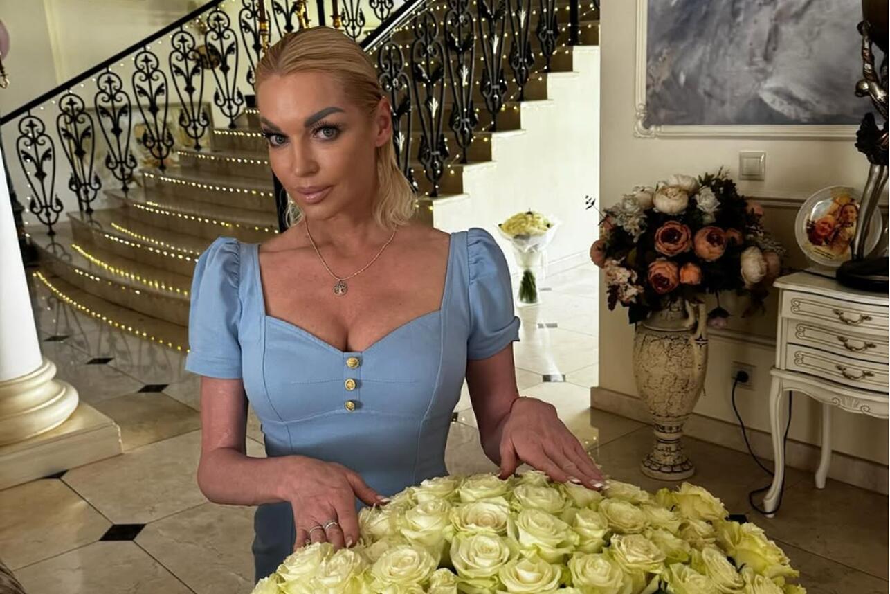 «Списываете меня со счетов»: Волочкова теперь передвигается на костылях «Списываете меня со счетов»: Волочкова теперь передвигается на костылях