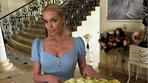 «Списываете&nbsp; меня со счетов»: Волочкова теперь передвигается на костылях