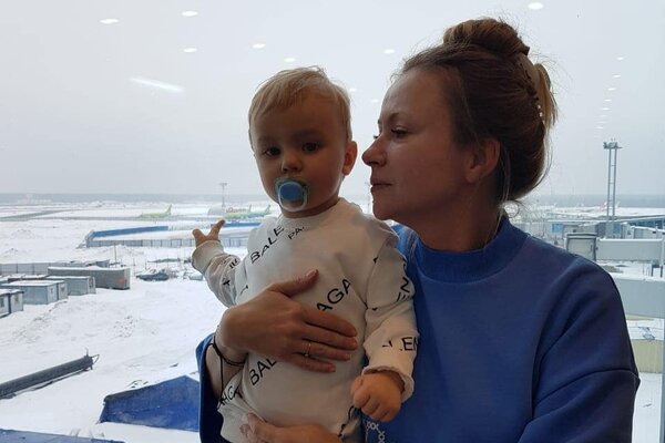 Мария Миронова с годовалым сыном попали в шторм