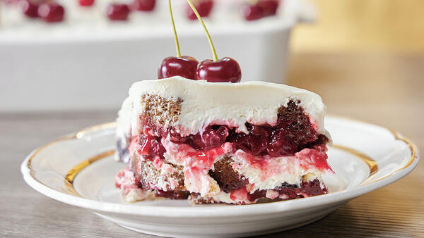 Александр Белькович: десерт из бородинского хлеба с вишней