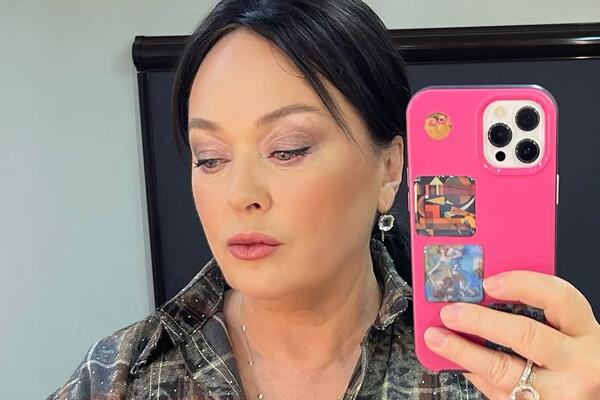 Лариса Гузеева покинула Москву в компании бойфренда