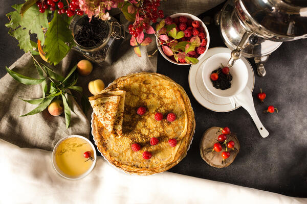 С праздником Масленицы: 20 красивых открыток, которые порадуют любого