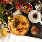 С праздником Масленицы: 20 красивых открыток, которые порадуют любого