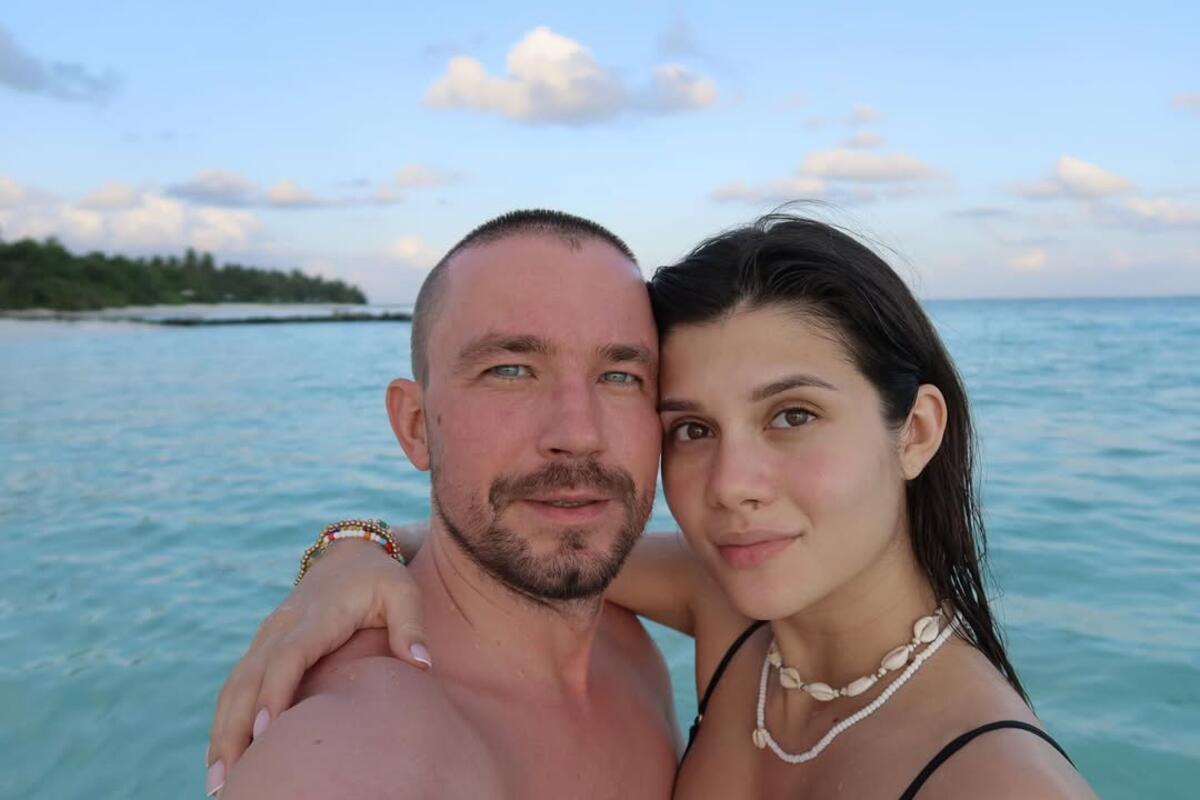 Жена Петрова показала фигуру во всей красе во время отпуска на Мальдивах -  7Дней.ру