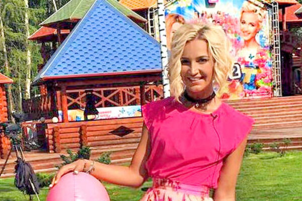 Образ дня: Ольга Бузова в Olga Buzova Design