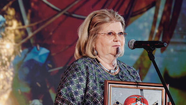 Восхищает своим примером: как сейчас выглядит 77-летняя Ирина Муравьева