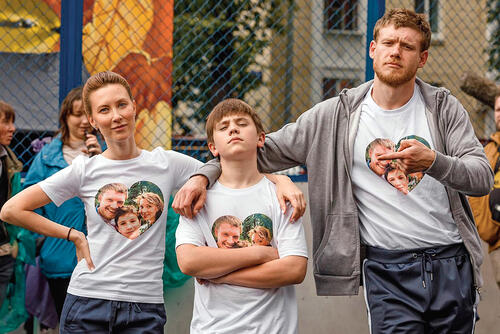 Вероника Васант, Матвей Семенов и Виктор Хориняк в сериале «Родком»
