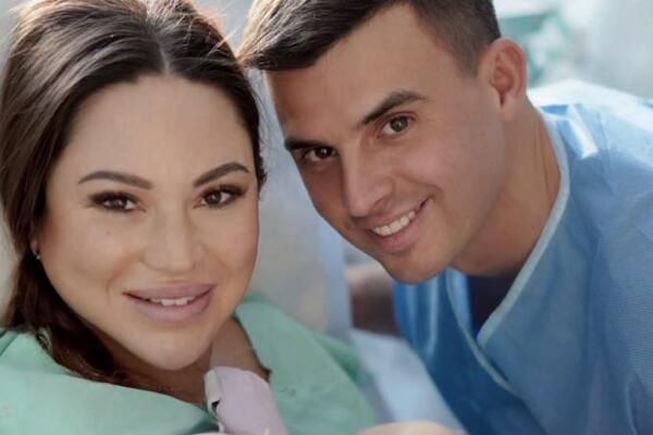 Туриченко рассказал, как чуть не сорвал выписку жены с сыном из роддома — без одежды и денег