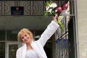 «Счастливая, в свадебном платье»: Кристину Асмус застукали у дверей ЗАГСа