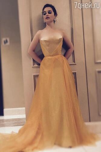 Эмилия Кларк в Ulyana Sergeenko Couture