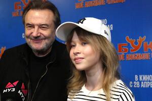 «Я этого очень боюсь»: Учитель — о будущем его дочек от Пересильд