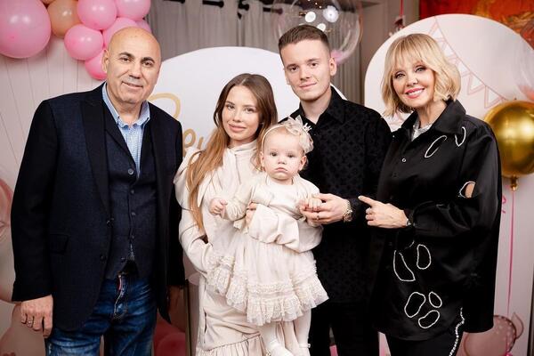 Сбежали от родителей: сын Валерии объявил о новой главе в жизни