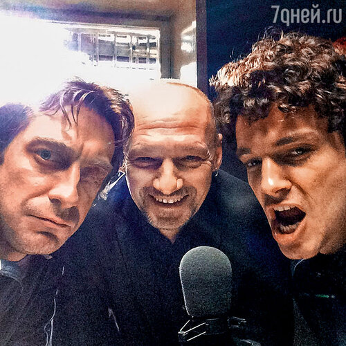 С Артемом Ткаченко и Максимом Матвеевым в сериале «Теория вероятности» режиссера Юрия Мороза