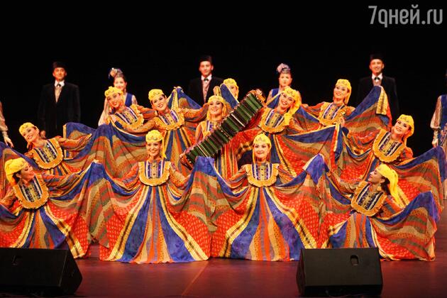 Выступают артисты из Татарстана