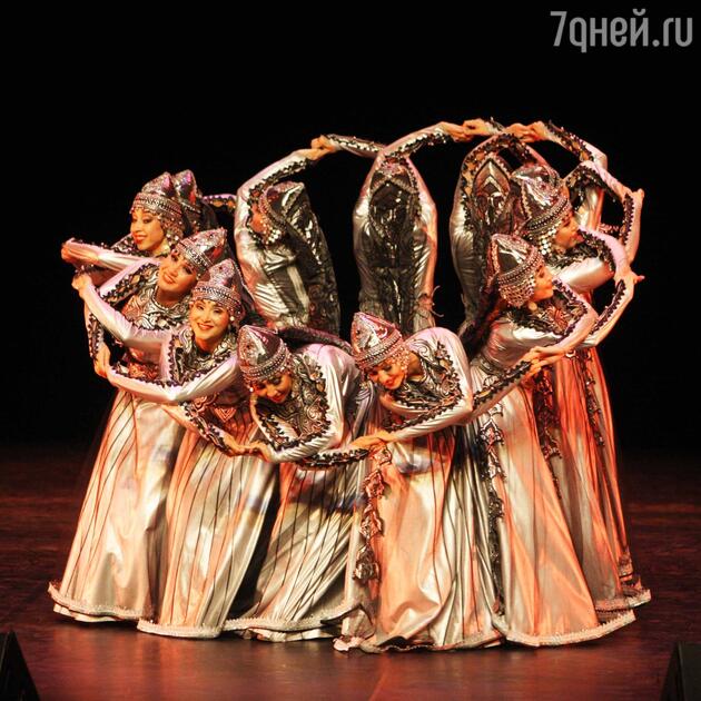 Выступают артисты из Татарстана