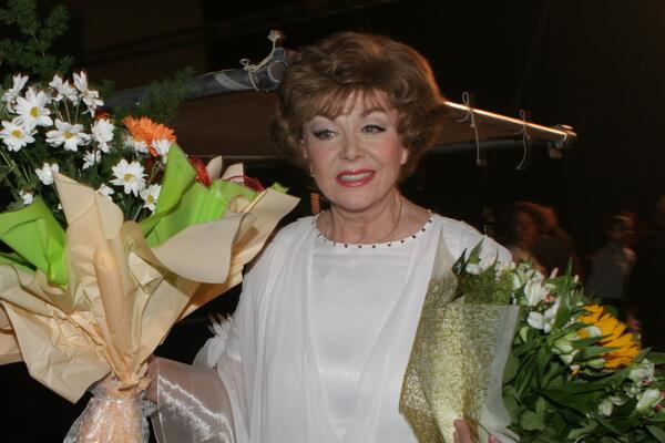 Помощница раскрыла подробности состояния Эдиты Пьехи