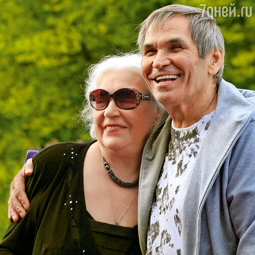 Когда узнала, что он остается Лидиной поддержкой и опорой, порадовалась за нее. Бари — тот человек, который способен защитить и оградить. 25-й Фестиваль российского кино «Окно в Европу». Открытие