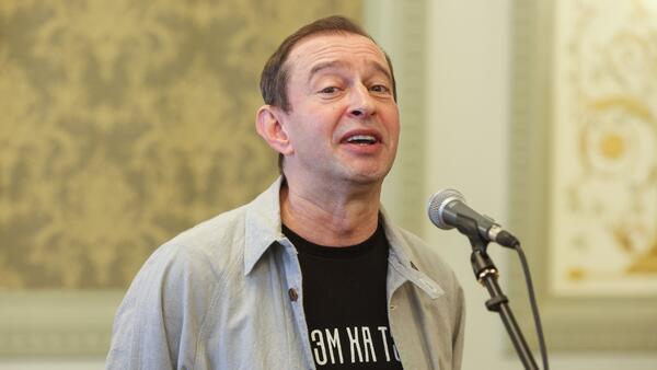 «Мне стыдно»: Хабенский попросил прощения у зрителей за спектакль с Цискаридзе 