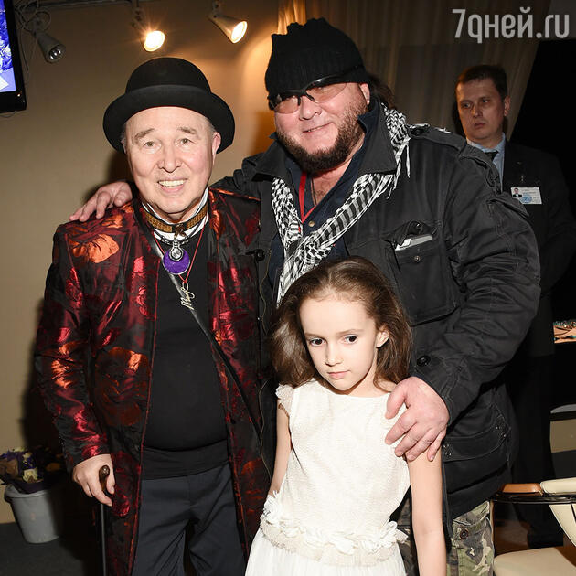 Вячеслав Зайцев с сыном и внучкой фото