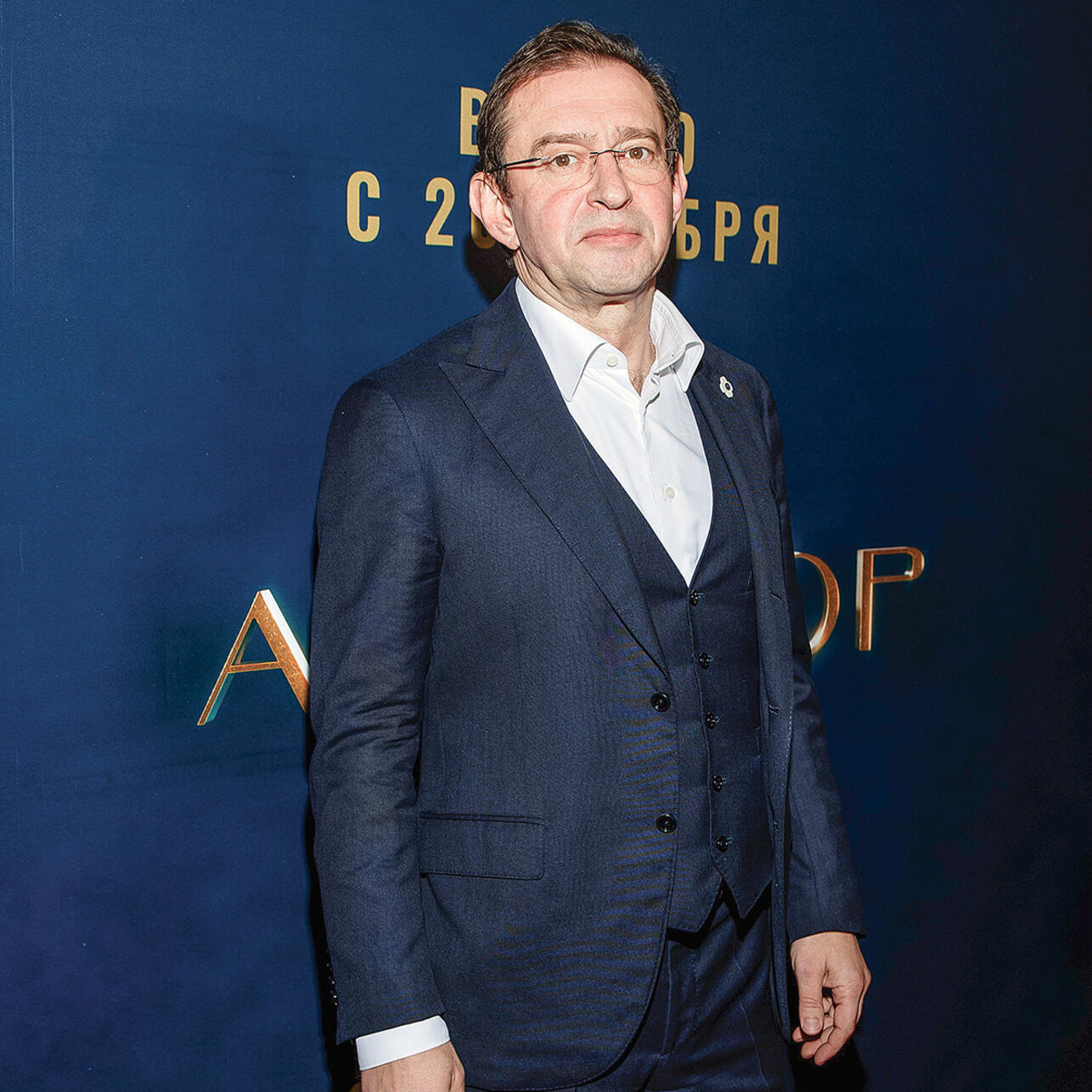 90 Хабенский, Стычкин и Горбатов дали старт «Авиатору»