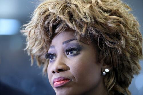 Қызды секс үшін көлікке қалай байлап тастаған