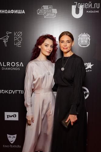 Любовь Толкалина с дочкой, Марией Михалковой-Кончаловской. Фото: пресс-служба фестиваля
