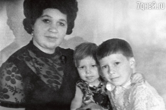 «Женя сестру нянчил, менял ползунки, даже детские колготки стирал» 