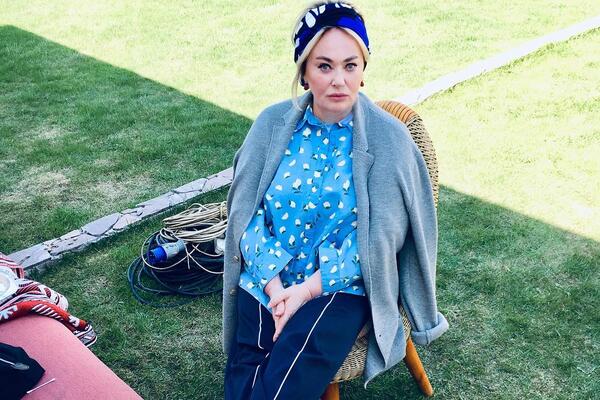 Известный стилист подобрал новый образ Ларисе Гузеевой