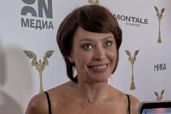 52-летняя Волкова отреагировала на слухи о романе с женатым коллегой