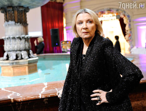 Алла Демидова
