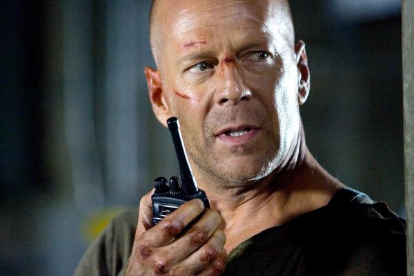 В доме Брюса Уиллиса всё готово к его похоронам: жена актера шокировала признанием